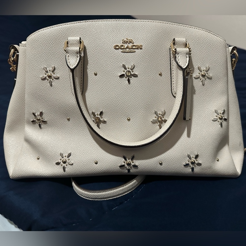 Coach beautiful shoulder bag- Great condition